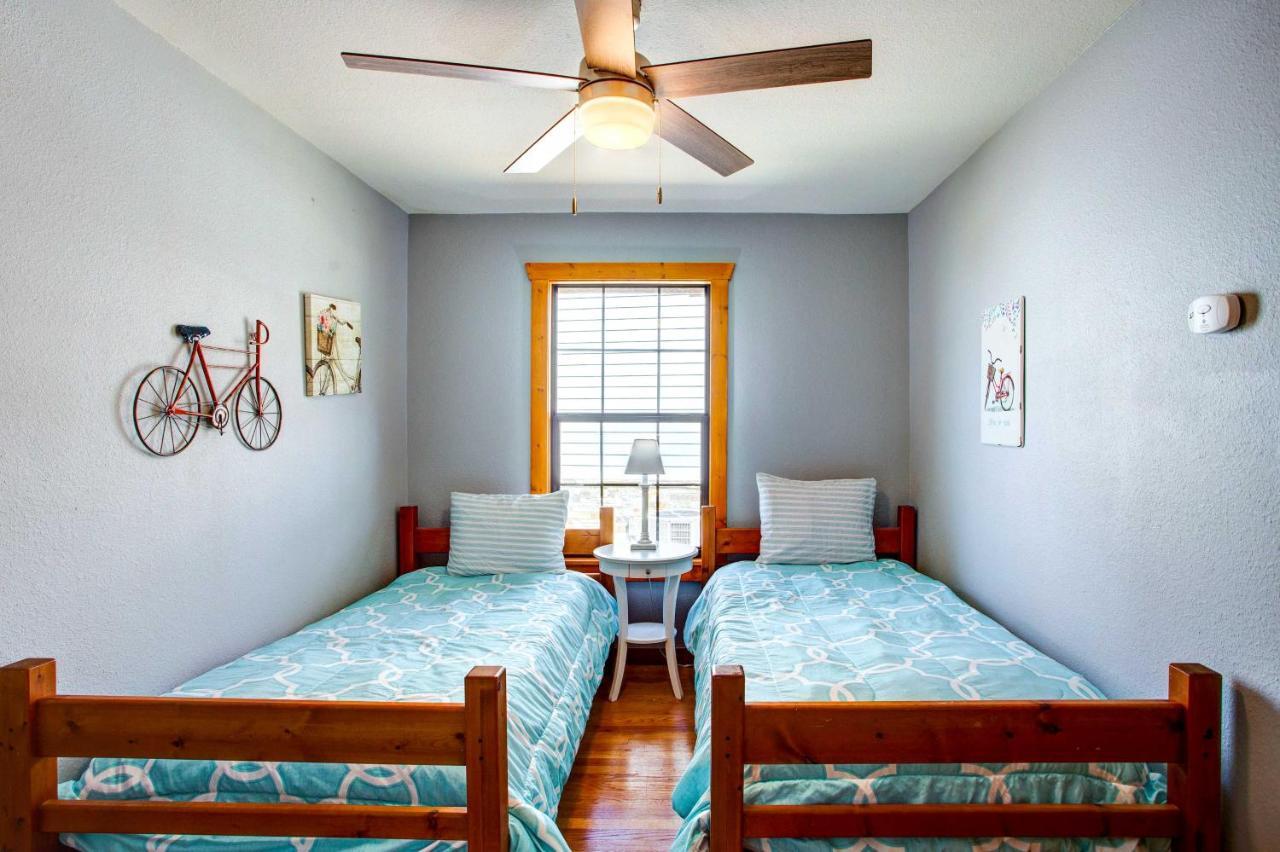 Cedar Creek Lakefront Vacation Rental With Pool Gun Barrel City Zewnętrze zdjęcie