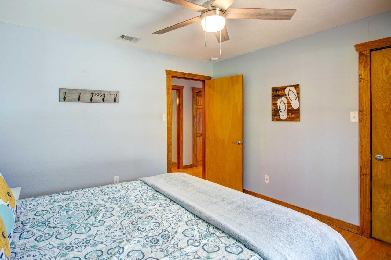 Cedar Creek Lakefront Vacation Rental With Pool Gun Barrel City Zewnętrze zdjęcie