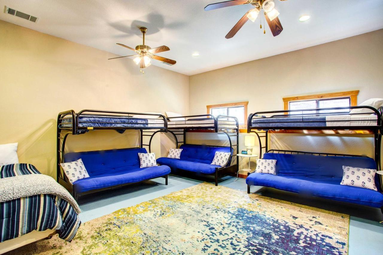 Cedar Creek Lakefront Vacation Rental With Pool Gun Barrel City Zewnętrze zdjęcie